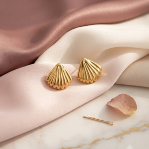 Pearl shell studs